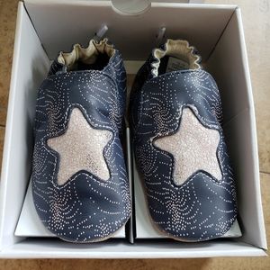 New Robeez navy blue w/star 12-18mo girl shoes